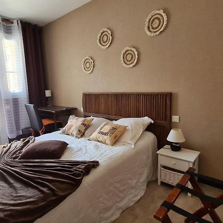 Hotel Alysa à Parthenay Extérieur photo