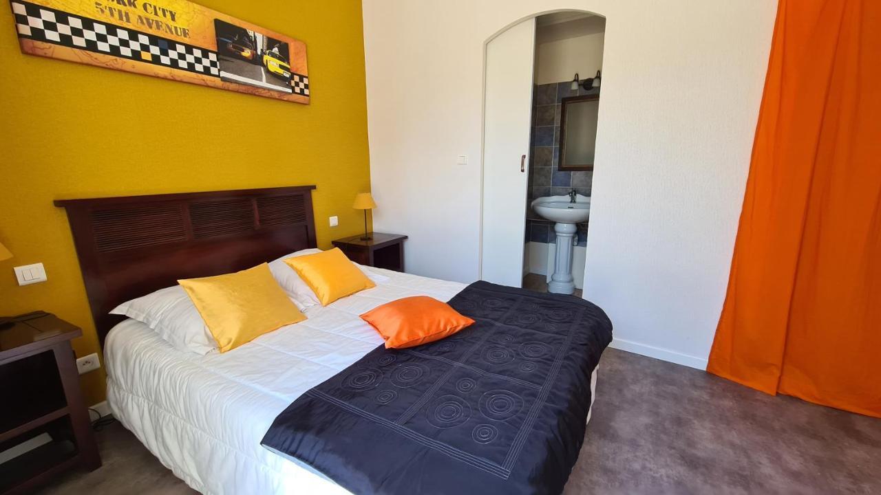 Hotel Alysa à Parthenay Extérieur photo