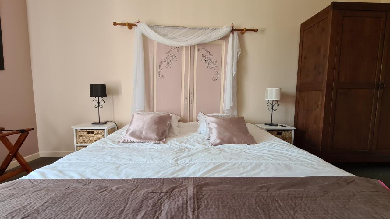 Hotel Alysa à Parthenay Extérieur photo